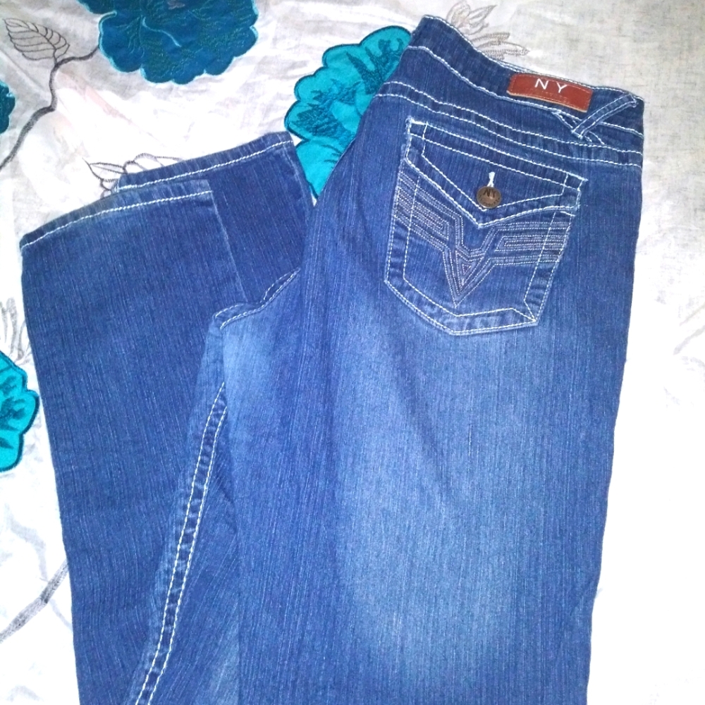 Woman's NY Apparel Jeans. Size 12